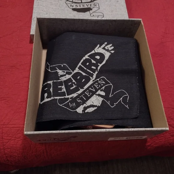 Freebird by Steven Bella Wine Sandals Size 7.0 - Picture 4 of 5